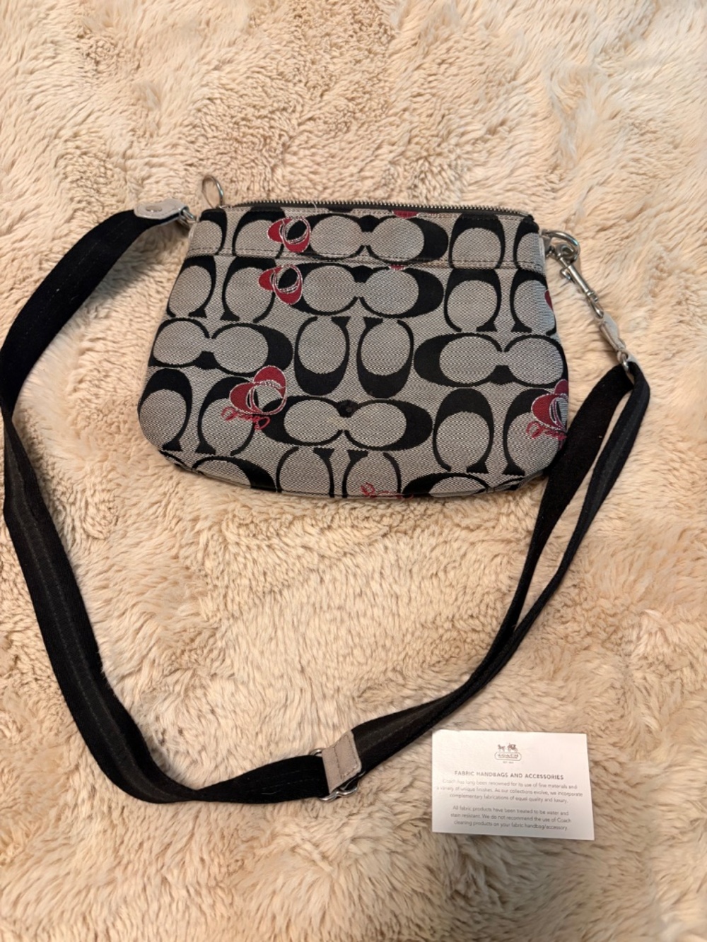 Small cross body Coach Purse - Picture 3 of 3